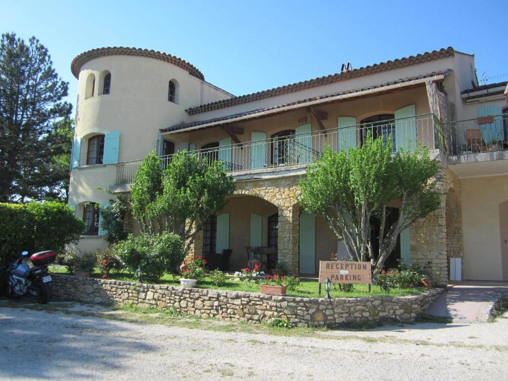 수즈-라-루스 Logis Du Comte B&B 외부 사진